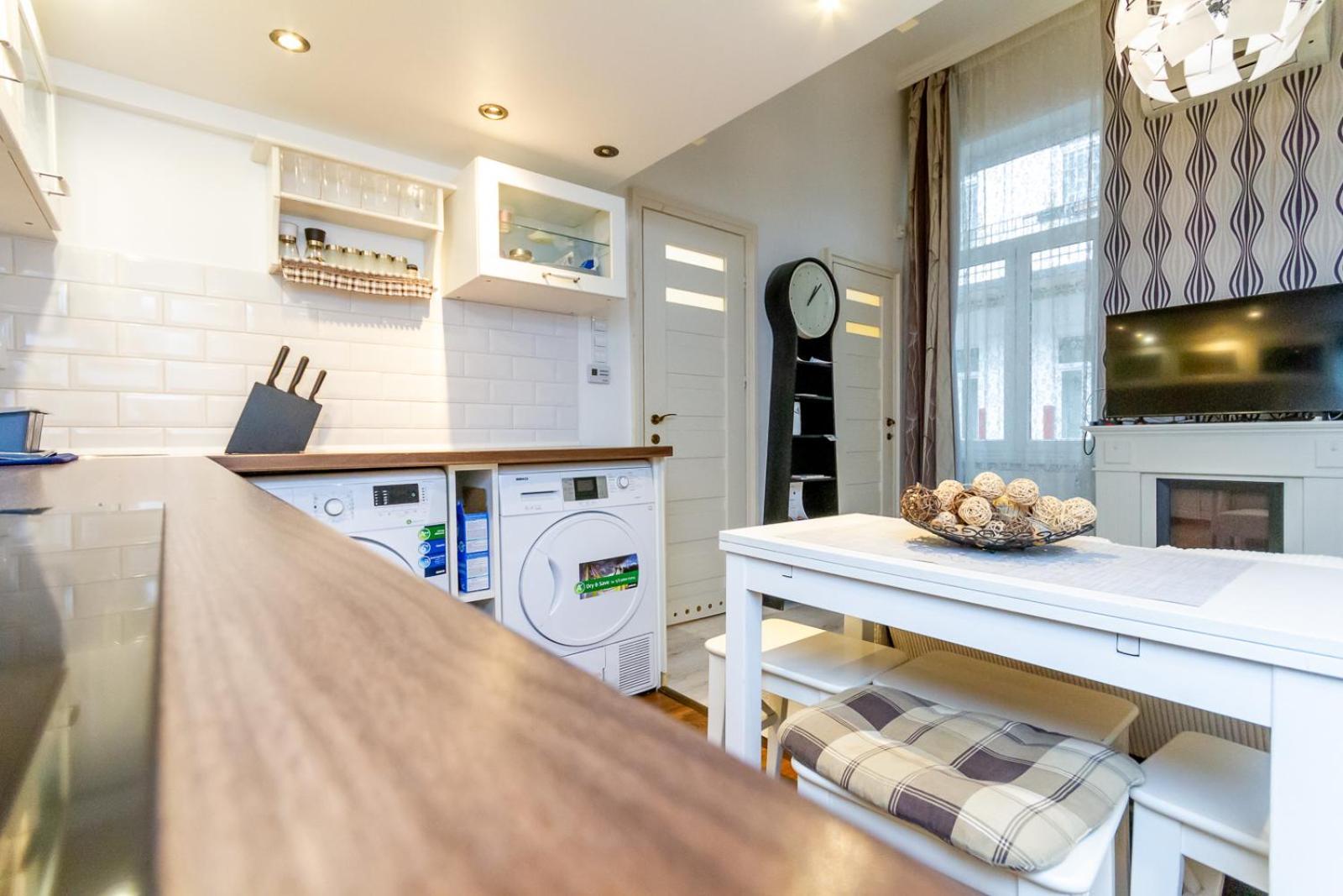 Apartment Lovely Danube Retreat By Nw Budapest